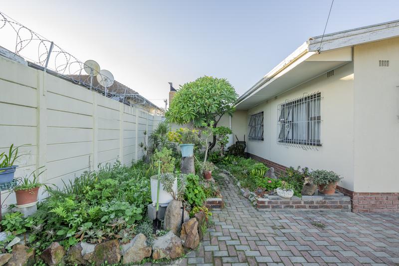 3 Bedroom Property for Sale in Clamhall Western Cape